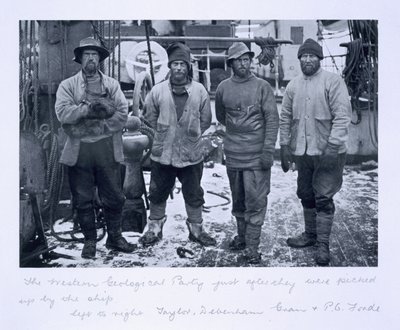 Zachodnia Partia Geologiczna tuż po tym, jak zostali zabrani przez statek. „Terra Nova” w lodzie. z „Ostatniej wyprawy Scotta” autorstwa Herbert Ponting